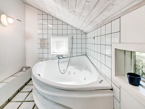 House | Spa treatment