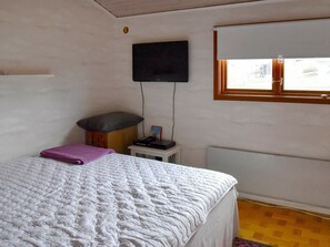 3 bedrooms, individually furnished - 6 Person Holiday Home in Höviksnäs (Höviksnäs)