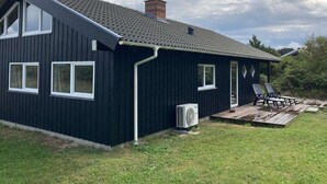 Exterior - Quaint Holiday Homein Hjørring With Whirlpool (Hjørring)