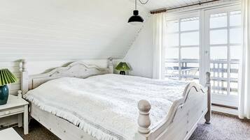 3 bedrooms, individually furnished, cribs/infant beds