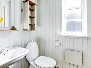 Bathroom - Quaint Holiday Home in Harboøre near Sea (Harboore)