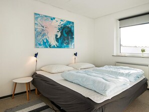 3 bedrooms, individually furnished, cribs/infant beds