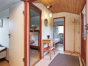 3 Schlafzimmer, Babybetten, individuell eingerichtet