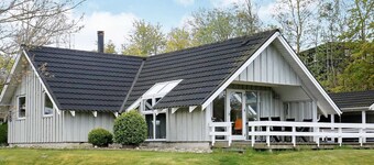 8 Person Holiday Home in Spottrup-by Traum