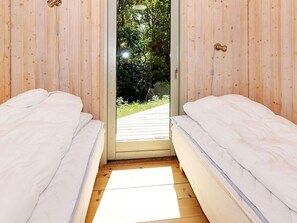 3 bedrooms, individually furnished - 6 Person Holiday Home in Hadsund-by Traum (Hadsund)