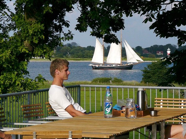 House | Outdoor dining