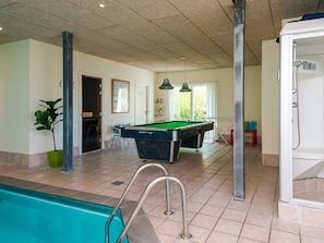 House | Pool