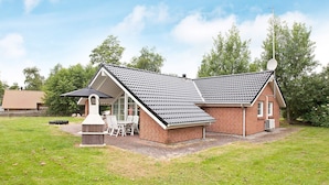 Unclassified image, 3 of 19, button - Beautiful Holiday Home in Gedser With Whirlpool (Gedser)