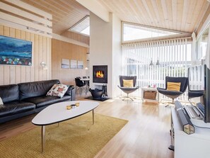 Living area - Luxury Retreat With Sea View (Hjørring)