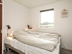 2 bedrooms - 6 Person Holiday Home in Lokken (Lokken)