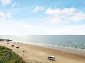 Beach - 6 Person Holiday Home in Lokken (Lokken)