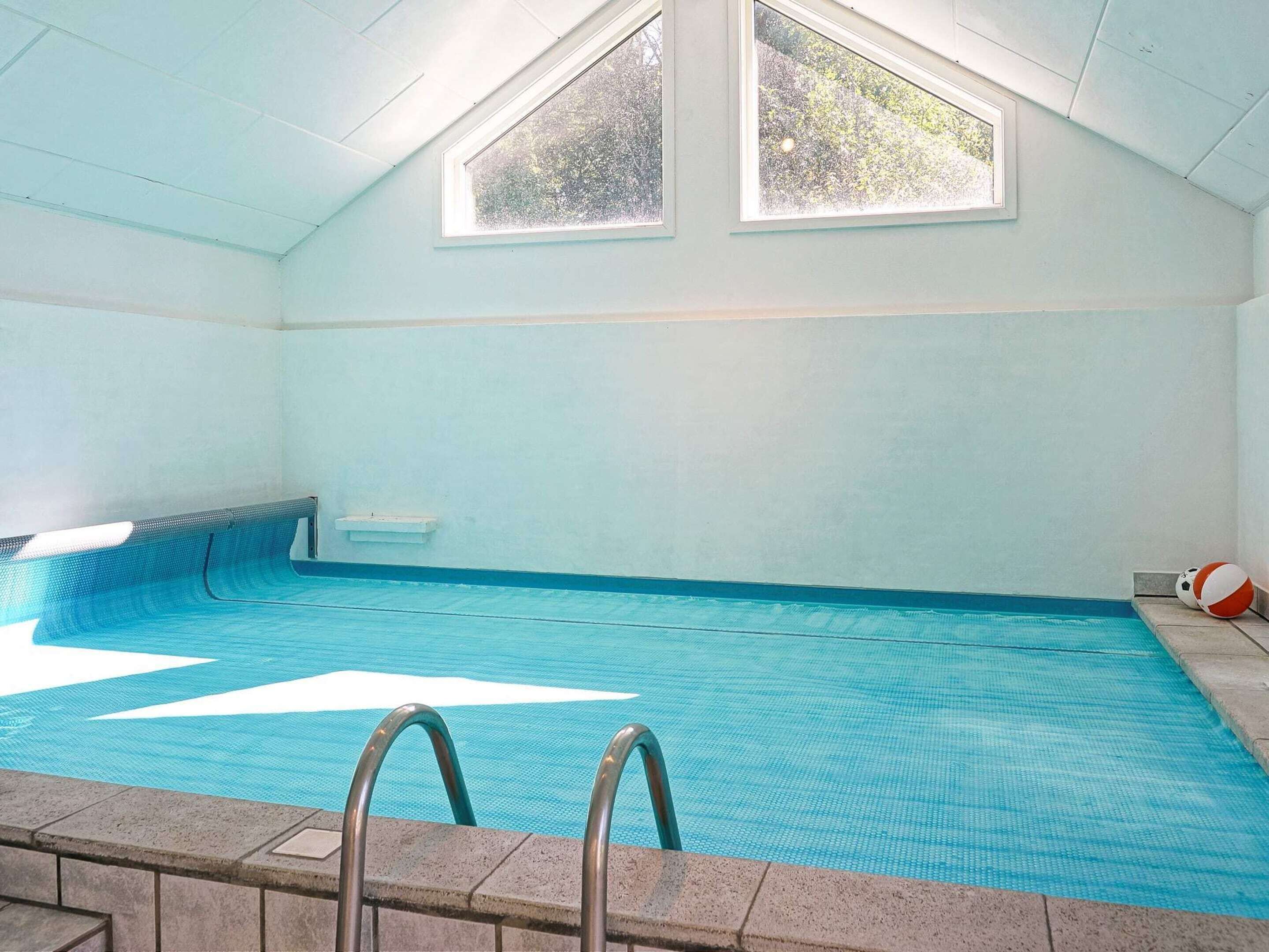 Casa | Piscina | Piscina coberta i piscina a l'aire lliure 