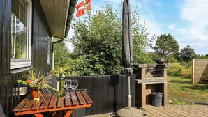 House | Outdoor dining - Cozy Holiday Home in SÃ¦by near Beach (Sæby)