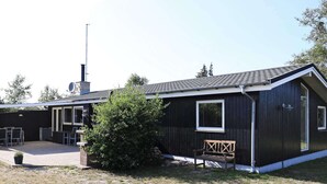 House | Exterior - Cozy Holiday Home in SÃ¦by near Beach (Sæby)