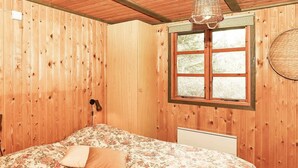 3 Schlafzimmer, Babybetten, individuell eingerichtet