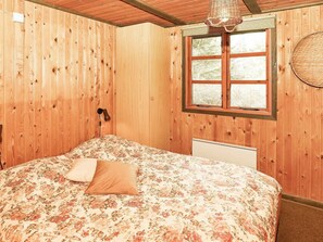 3 Schlafzimmer, Babybetten, individuell eingerichtet