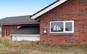 Exterior - 4 Star Holiday Home in Henne (Henne)