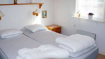 2 bedrooms, individually furnished, bed sheets