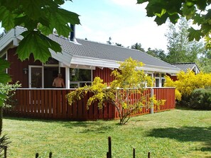 Exterior - Unique Seaside Holiday Home in Hadsund near Terrace (Hadsund)