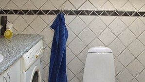 Bathroom - Charming Holiday Home in Hemmet With Sauna (Hemmet)