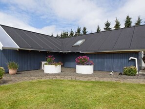 Exterior - Charming Holiday Home in Hemmet With Sauna (Hemmet)