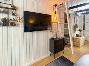 1 bedroom, individually furnished, cribs/infant beds
