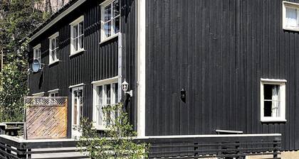 7 Person Holiday Home in Treungen