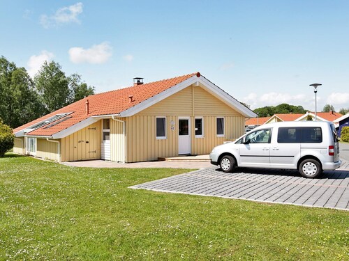 Beautiful Holiday Home in LÃ¸gstÃ¸r