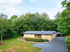 Exterior - Lovely Holiday Home in Aabenraa near Sea (Aabenraa)