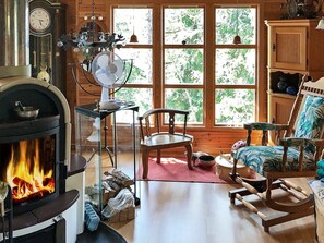 Fireplace, DVD player, MP3 dock