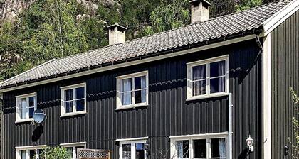 8 Person Holiday Home in Treungen