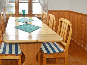 Hus | Eget kjøkken | Kjøleskap, mikrobølgeovn og kaffetrakter/tekoker