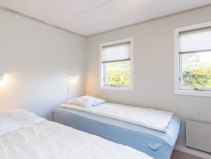 4 bedrooms, cots/infant beds