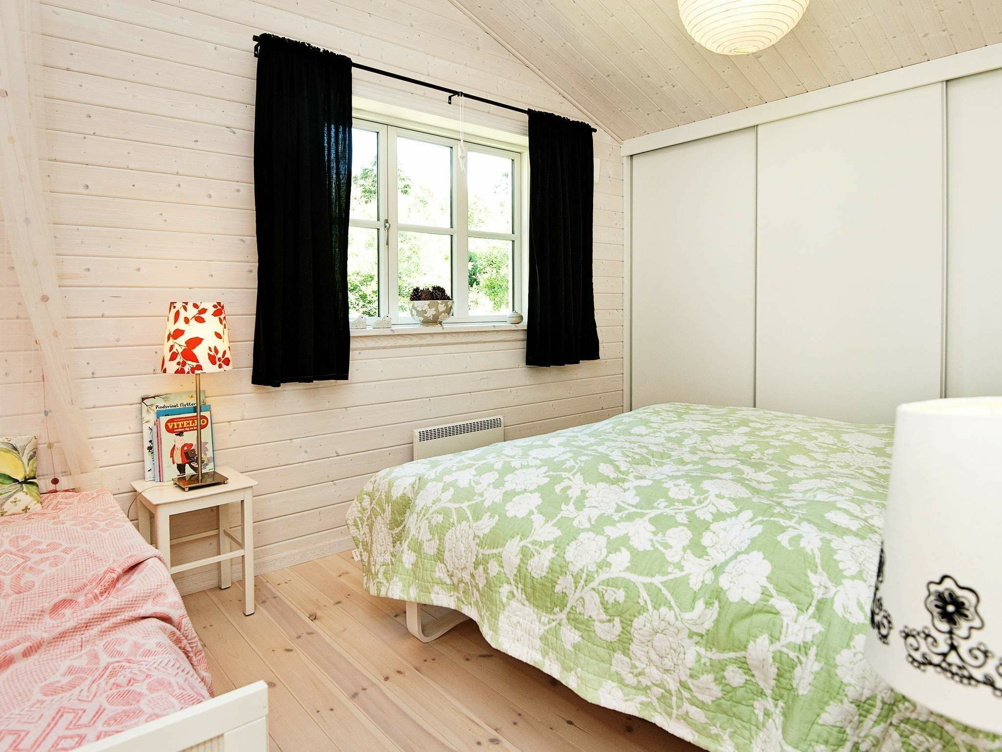 2 bedrooms, cots/infant beds