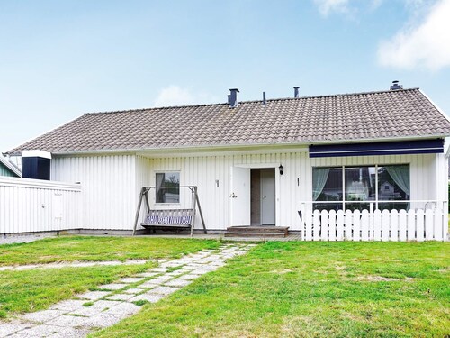 6 Person Holiday Home in Strömstad