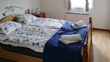 3 bedrooms, individually furnished
