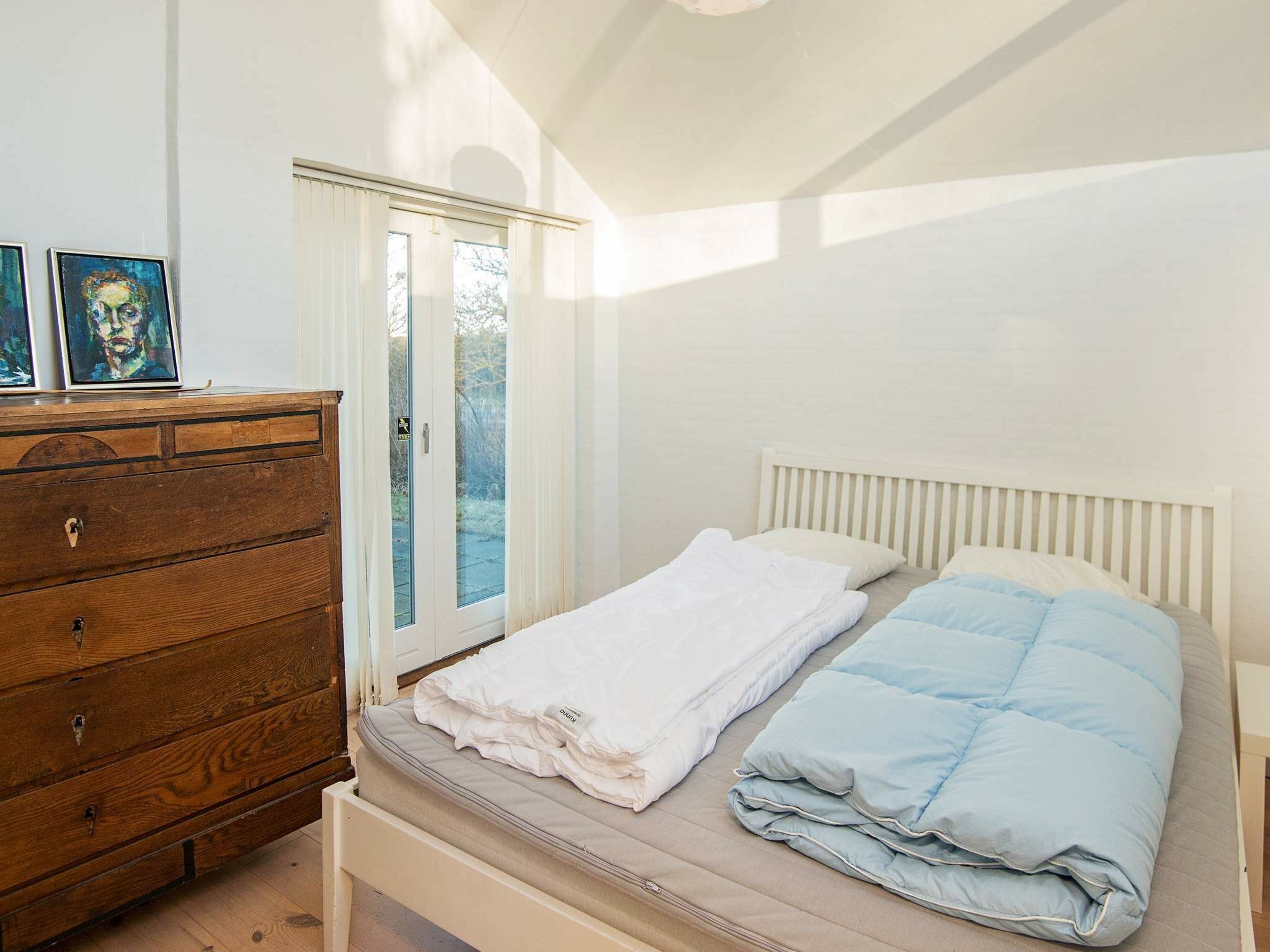 4 bedrooms, cots/infant beds