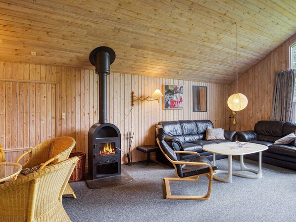 House | Interior - Comfortable Holiday Home in Dannemare with Hot Tub (Dannemare)