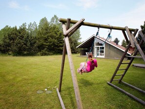 House | Children’s area - Comfortable Holiday Home in Dannemare with Hot Tub (Dannemare)