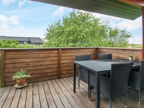 House | Outdoor dining