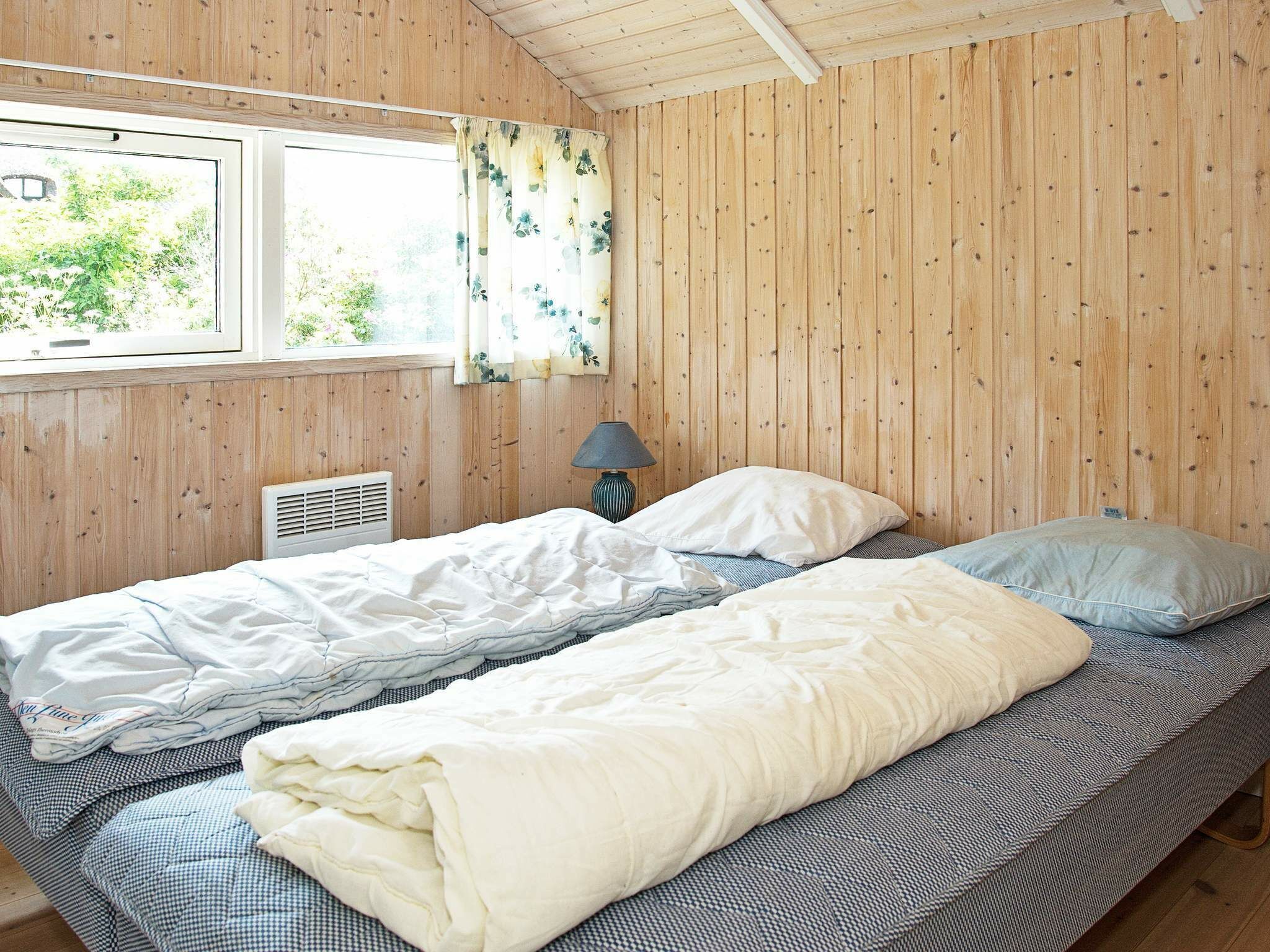 4 bedrooms, cots/infant beds