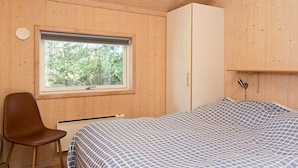 2 bedrooms, cribs/infant beds - Lovely Holiday Home With Sauna in Glesborg (Glesborg)