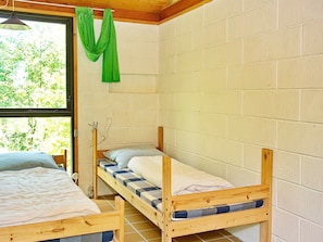 2 bedrooms, cribs/infant beds