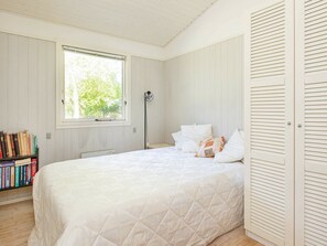 2 Schlafzimmer, Babybetten