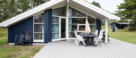 House | Outdoor dining