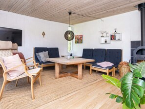 單棟房屋 | 客廳 | 電視