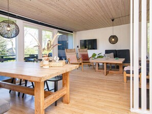 تناول الطعام