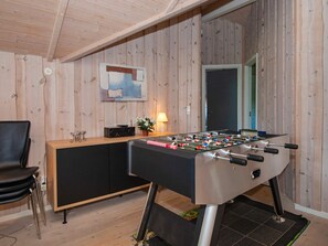 House | Game room
