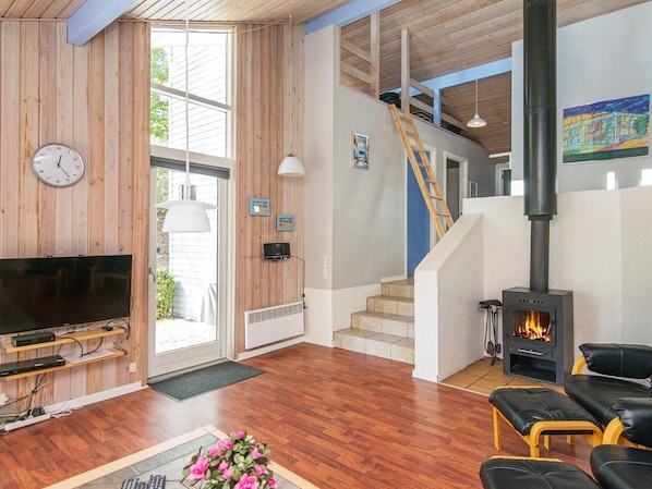 House | Interior - Bright Holiday Home in Glesborg near Beach (Glesborg)