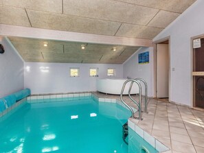 House | Pool